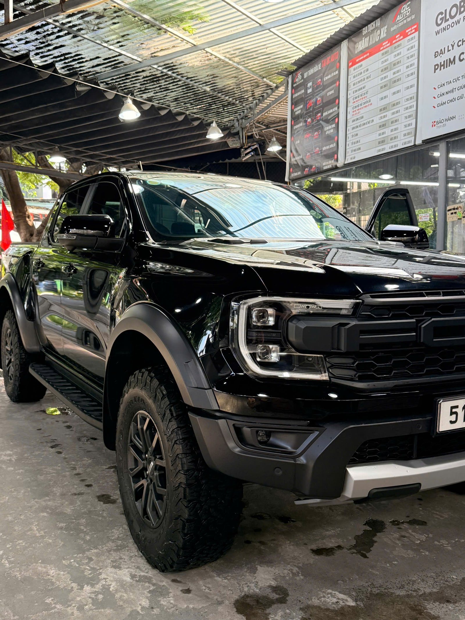Xe Ford Ranger Raptor bảo vệ sơn tại QC Auto